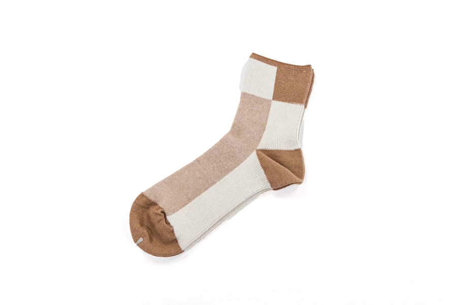 Colored Organic Cotton Socks by “SAYUU” - Brown + Beige